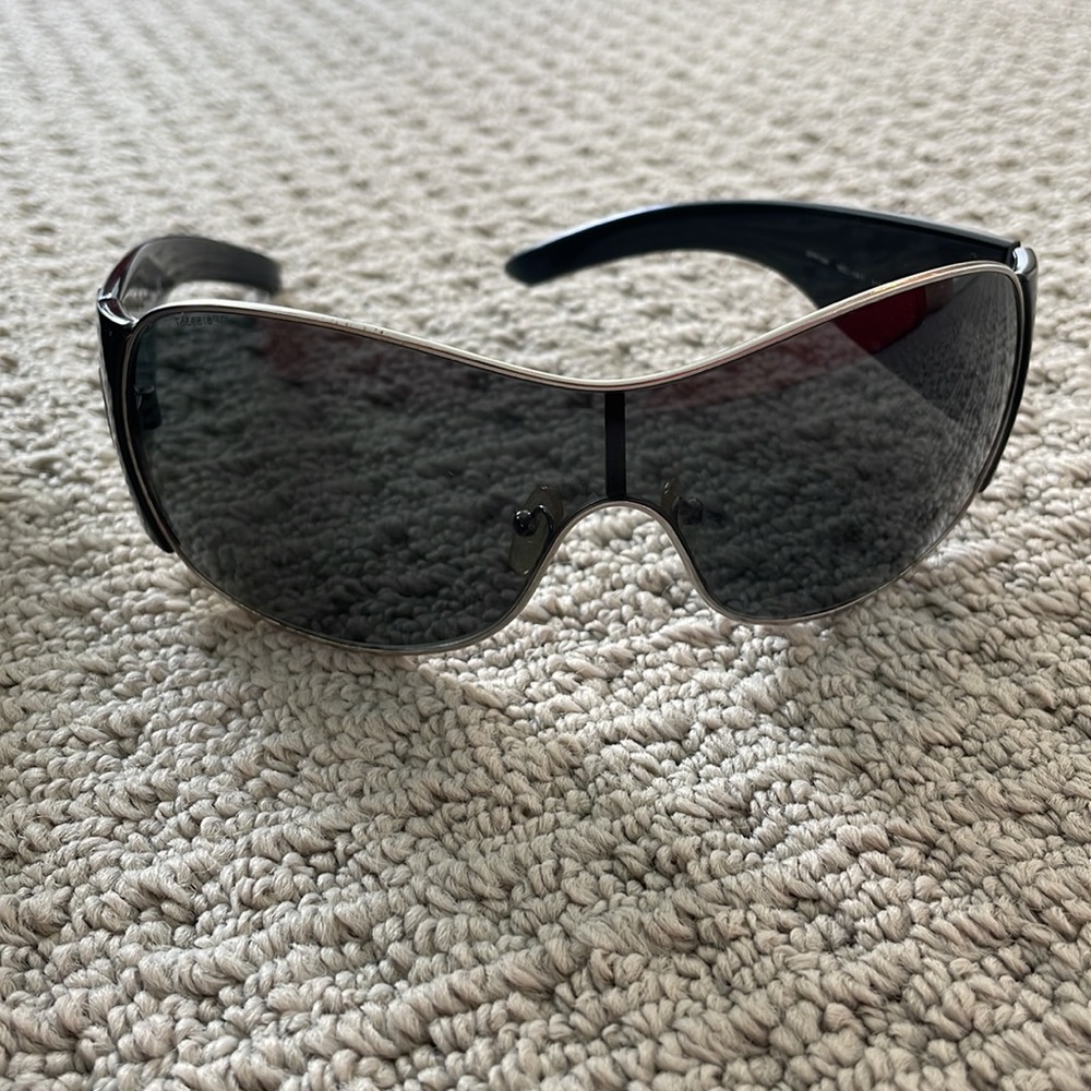 Classic PRADA sunglasses